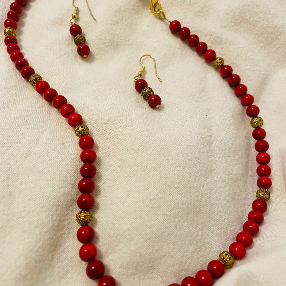 Beaded Necklace and Earring Set - Picture 2 of 6